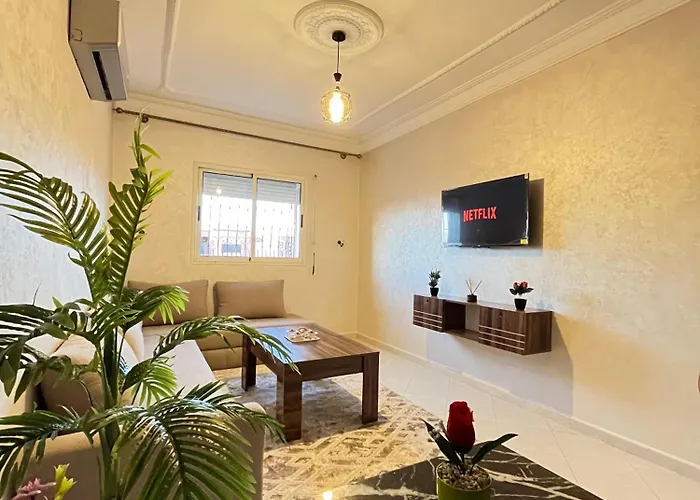 Cozy Apartment Near Airport